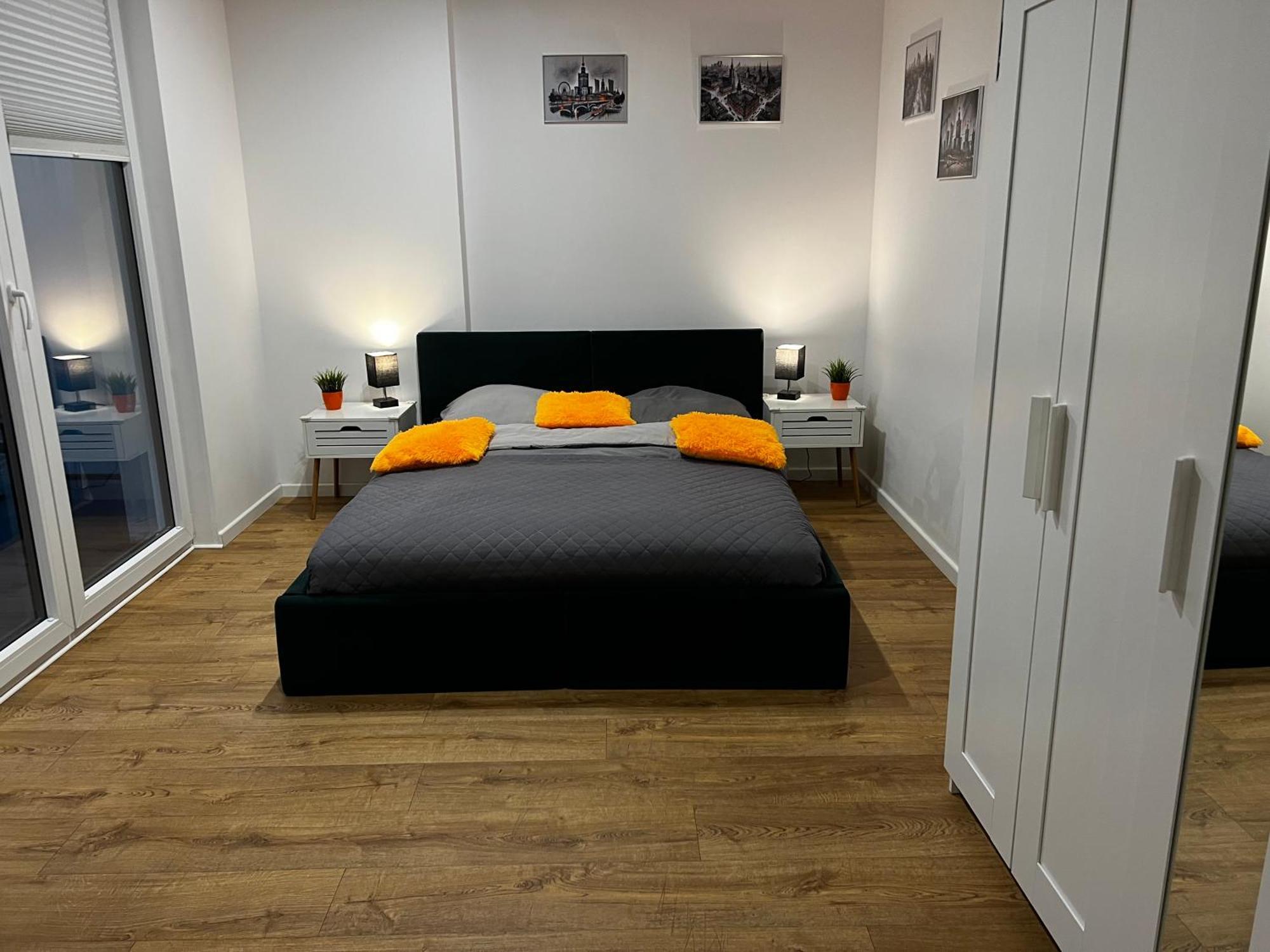 Big City Life Apartments - Bliska Wola Tower A Βαρσοβία Εξωτερικό φωτογραφία
